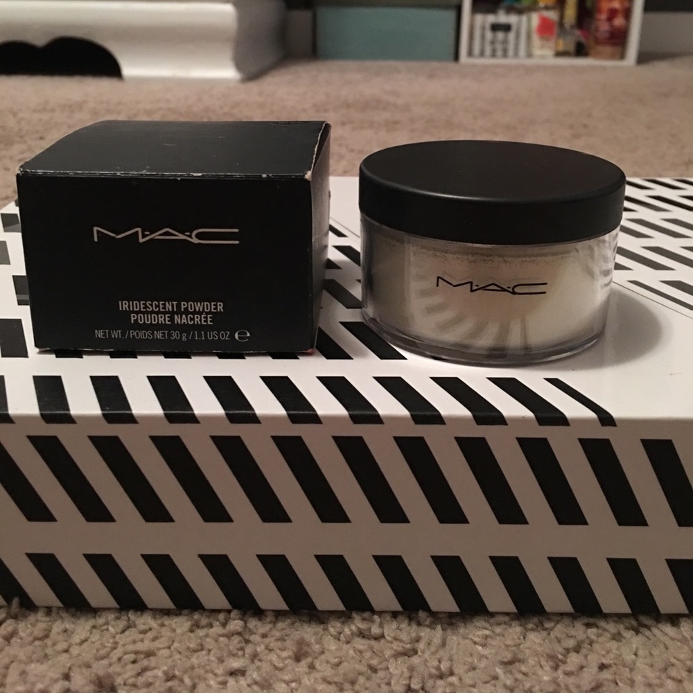 *SALE* RARE MAC Iridescent Powder